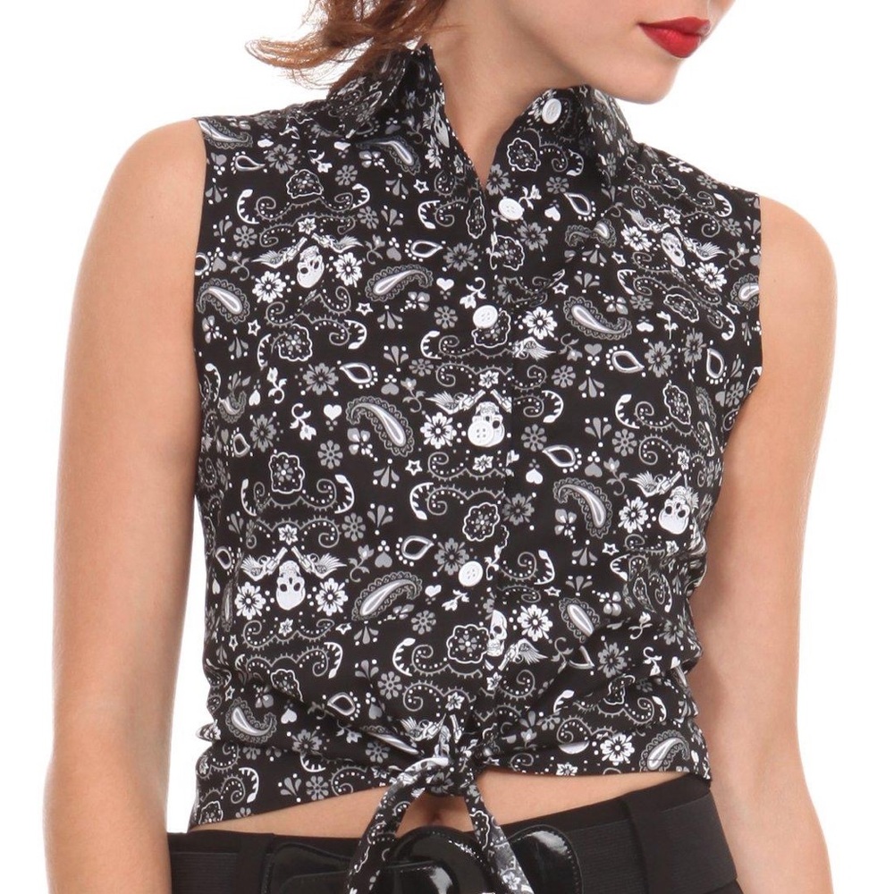 Black and White Paisley Women's Top